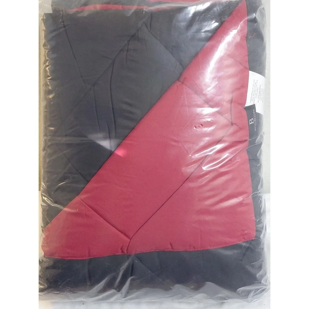 Basic Beyond Full/Queen Reversible Comforter Black Red 88x92 New